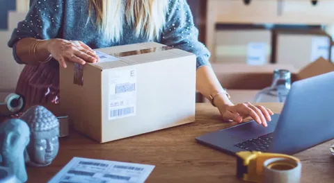 package stay in customs